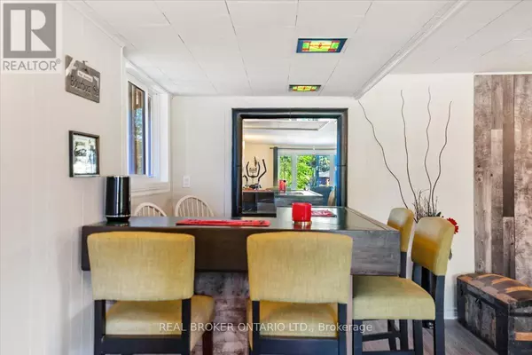 Whitby (downtown Whitby), ON L1N1E2,931 BAYVIEW AVENUE N