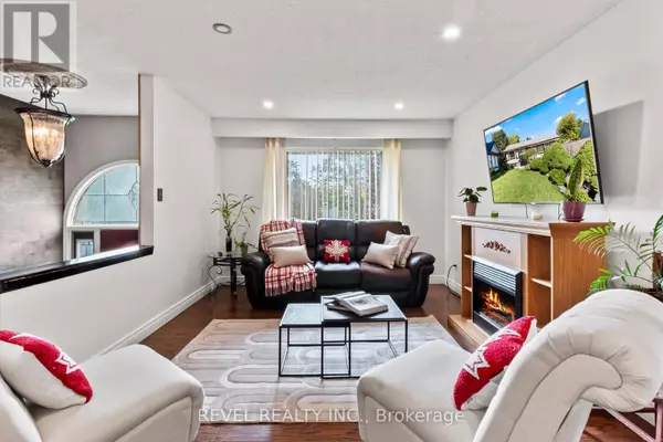 Oshawa (o'neill), ON L1G2R4,441 CRESTWOOD DRIVE N