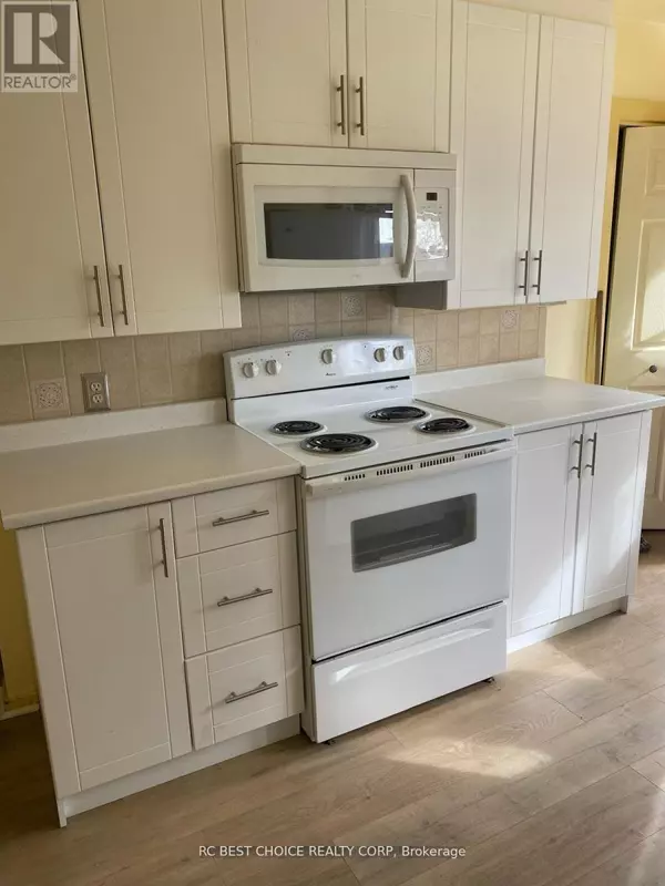 Oshawa (samac), ON L1G4Y1,1705 SIMCOE STREET N