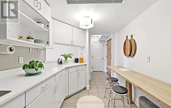 Ajax (south West), ON L1S7K3,45 Cumberland LN #311