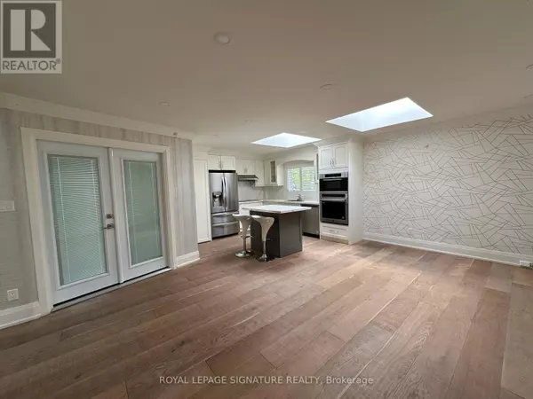 Toronto (dorset Park), ON M1P2B1,136 Wye Valley RD #Main