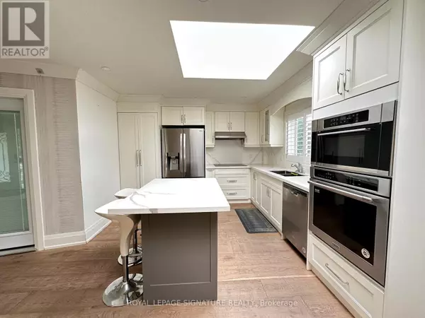 Toronto (dorset Park), ON M1P2B1,136 Wye Valley RD #Main