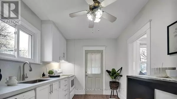 Oshawa (central), ON L1H5E3,139 HURON STREET
