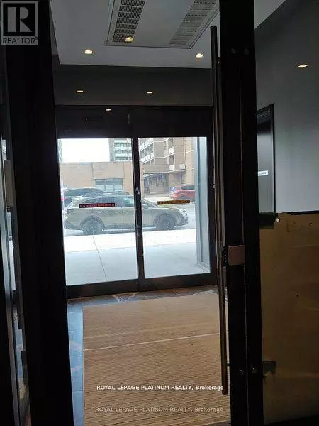 Toronto (east End-danforth), ON M4C0B3,286 Main ST #1206