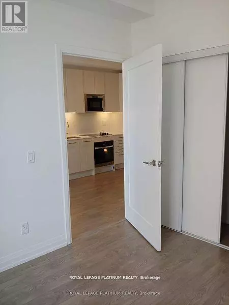 Toronto (east End-danforth), ON M4C0B3,286 Main ST #1206