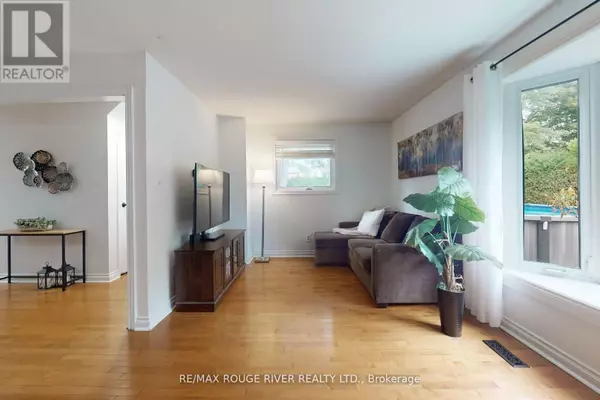 Ajax (south West), ON L1S3S1,817 FINLEY AVENUE