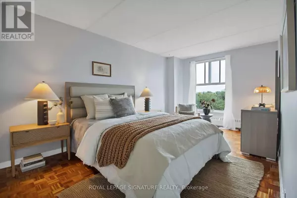 2 Glamorgan AVE #802, Toronto (dorset Park), ON M1P2M8