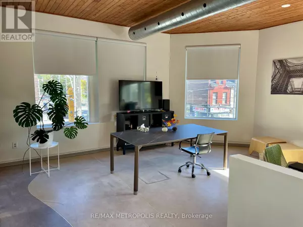 Toronto (south Riverdale), ON M4M2G7,238 BROADVIEW AVENUE