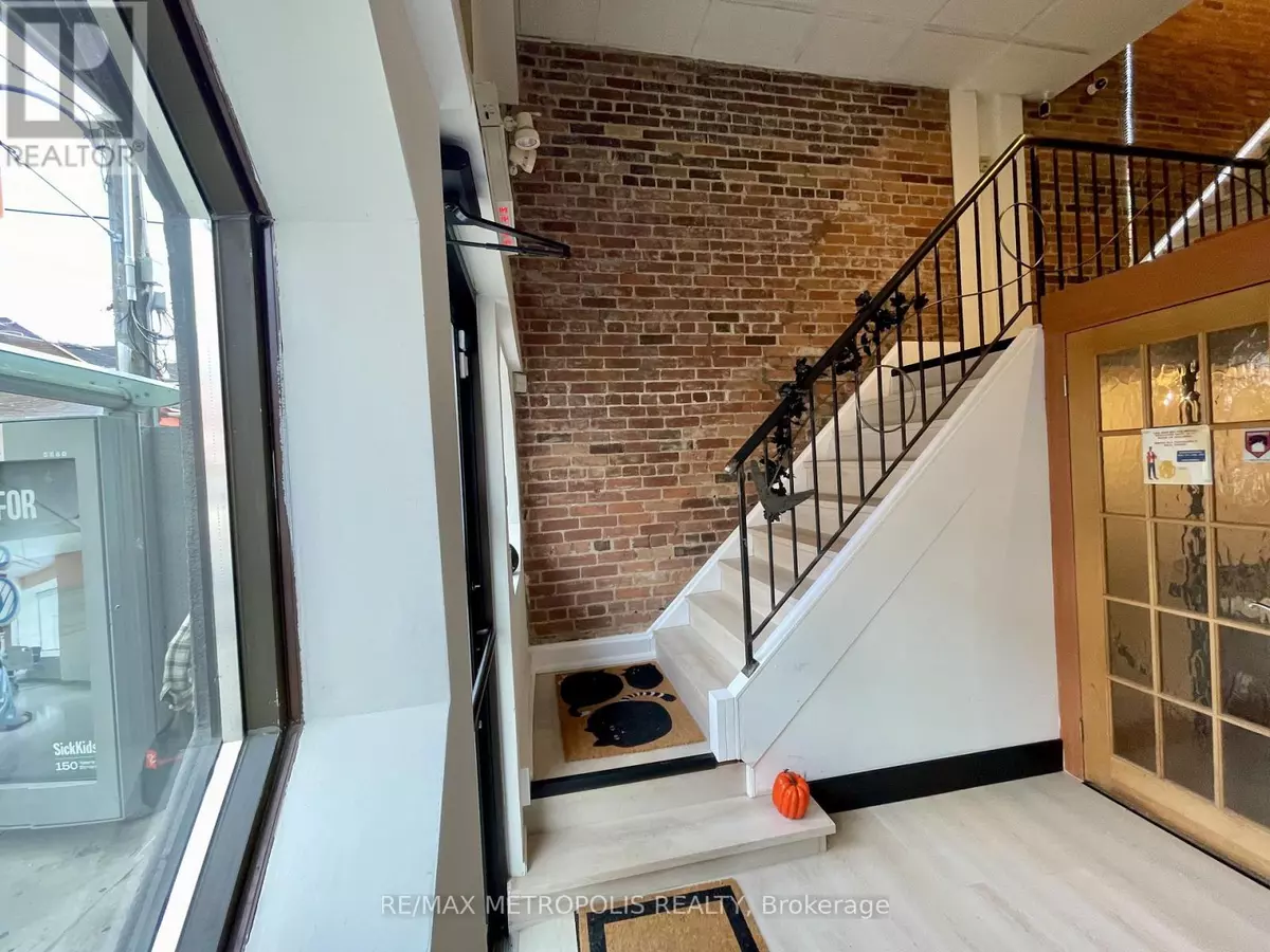 Toronto (south Riverdale), ON M4M2G7,238 BROADVIEW AVENUE