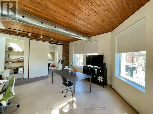 Toronto (south Riverdale), ON M4M2G7,238 BROADVIEW AVENUE