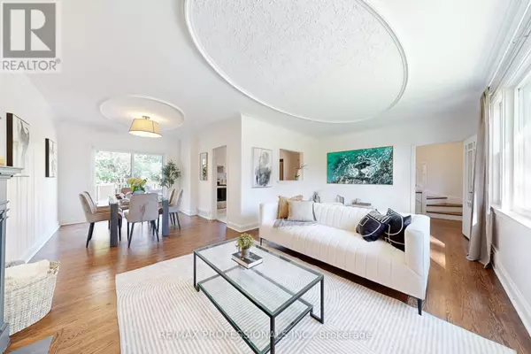 Toronto (birchcliffe-cliffside), ON M1N2G9,146 PINEGROVE AVENUE
