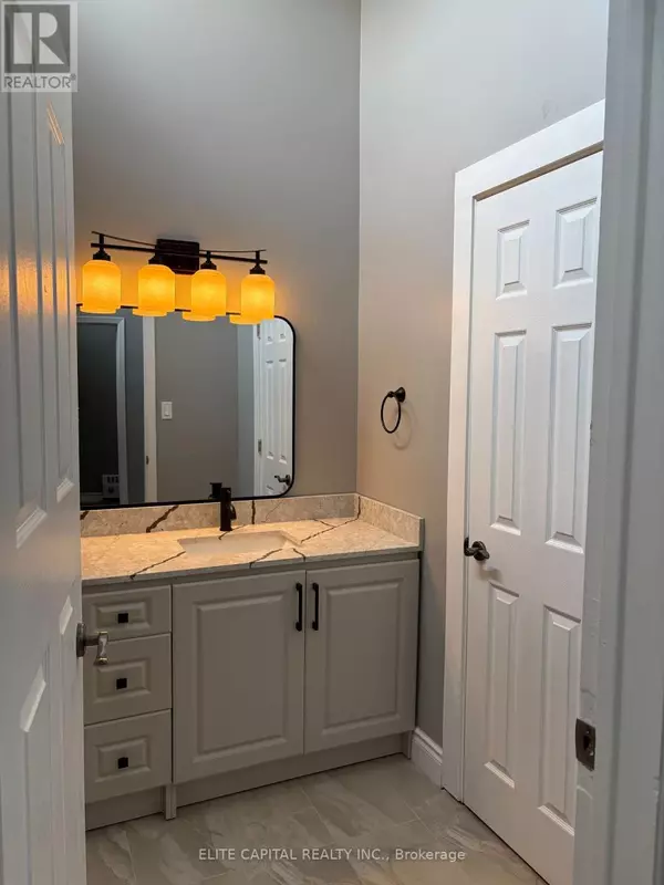 Toronto (east End-danforth), ON M4C1K4,2183 Danforth AVE #Unit B