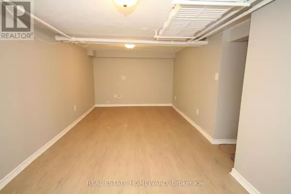Toronto (woodbine Corridor), ON M4L3L3,101 Kingsmount Park RD #Lower