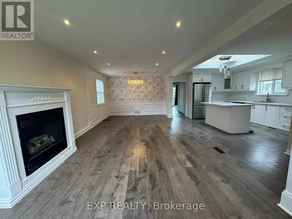 Oshawa (o'neill), ON L1G5Y4,97 Central Park BLVD North #Upper