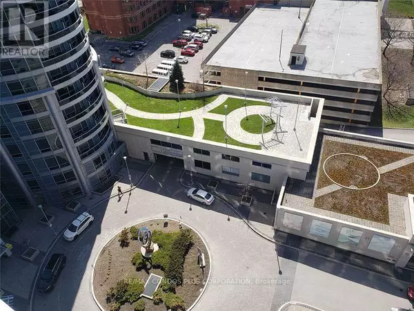 135 Village Green SQ #1422, Toronto (agincourt South-malvern West), ON M1S0G4
