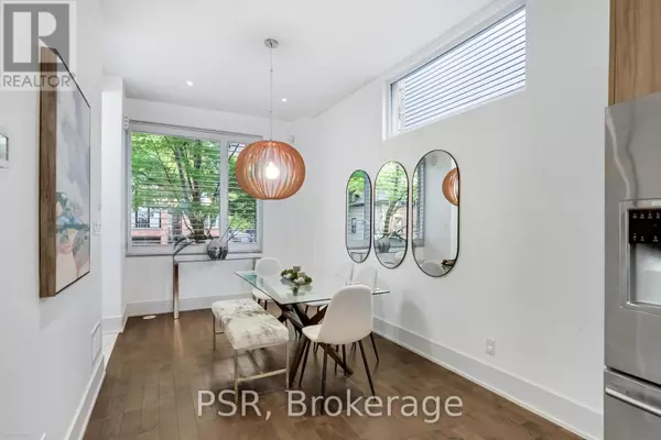 Toronto (south Riverdale), ON M4M0B5,50 BOULTON AVENUE