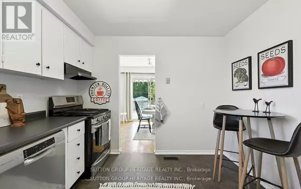 Ajax (central West), ON L1S6C6,93 LINCOLN STREET