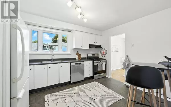 Ajax (central West), ON L1S6C6,93 LINCOLN STREET