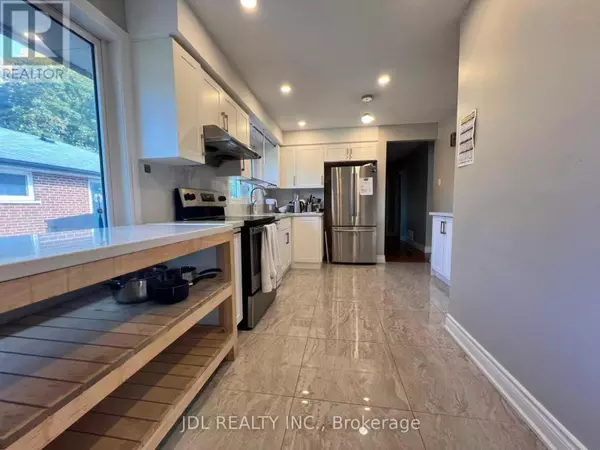 Toronto (agincourt South-malvern West), ON M1S1W8,15 SUMMERGLADE DRIVE