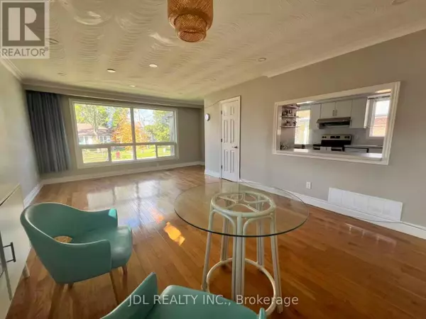 Toronto (agincourt South-malvern West), ON M1S1W8,15 SUMMERGLADE DRIVE