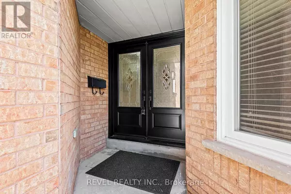 Oshawa (pinecrest), ON L1K2E4,1005 Sandcliff DR #Main