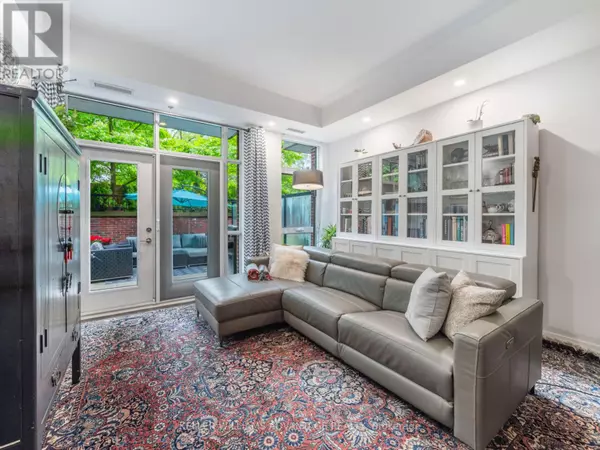 Toronto (the Beaches), ON M4L0A4,66 Kippendavie AVE #107