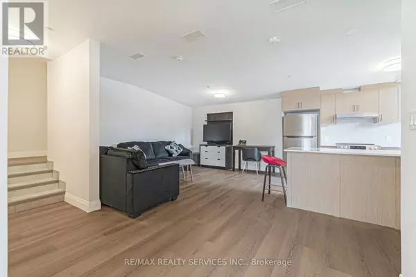 Toronto (rouge), ON M1B3H1,30 DEAN PARK RD ##3