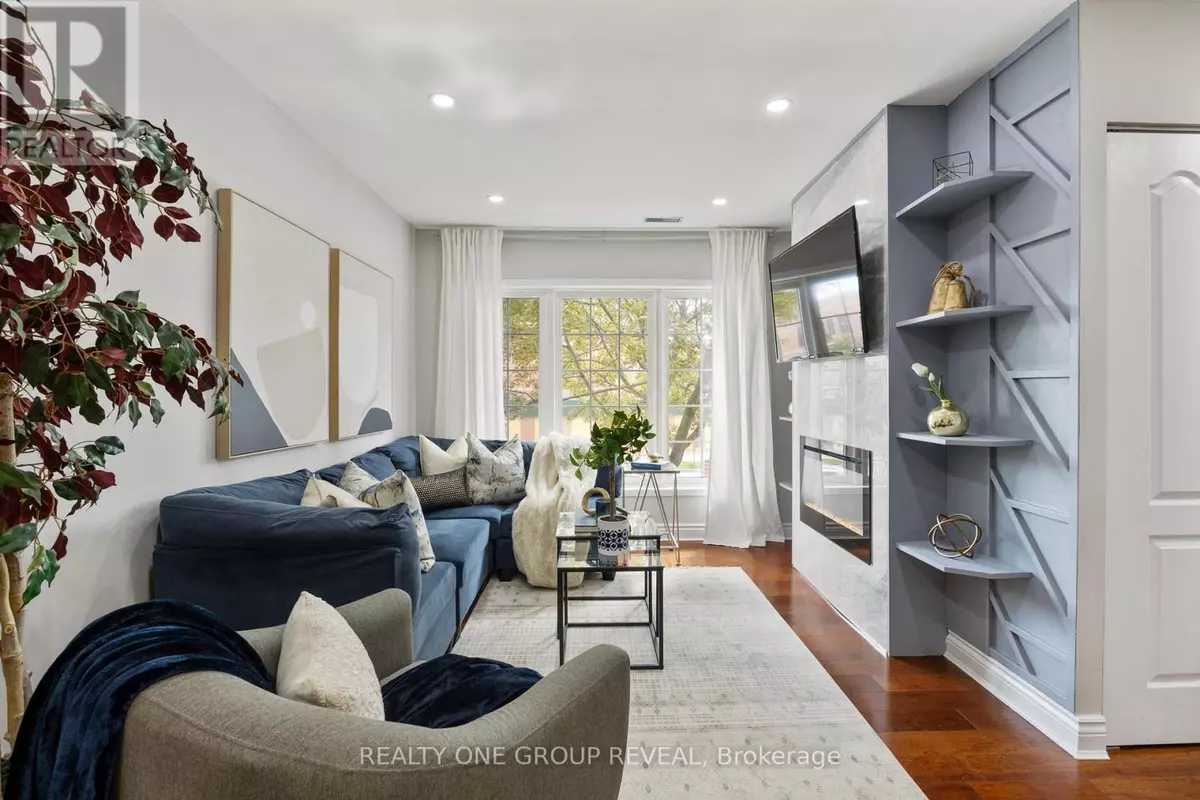 Pickering (town Centre), ON L1V6V2,1400 The Esplanade DR North #803