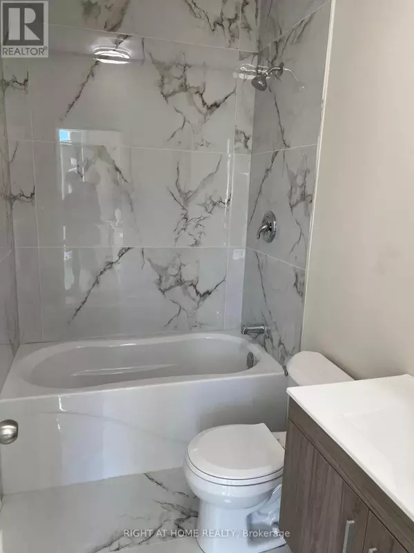 Toronto (danforth Village-east York), ON M4J3W8,32 Cadorna AVE #2