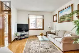 Toronto (danforth Village-east York), ON M4J3W7,37 CADORNA AVENUE