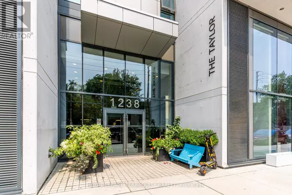 Toronto (south Riverdale), ON M4M1S3,1238 Dundas ST East #703