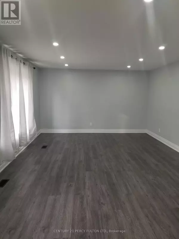 Whitby (williamsburg), ON L1N4V4,1033 CENTRE STREET N