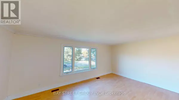 Toronto (dorset Park), ON M1P2A8,106 Wye Valley RD #Main