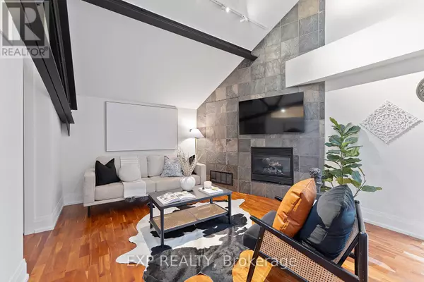 Toronto (north Riverdale), ON M4K3S5,660 Pape AVE #305