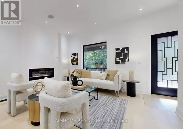 Toronto (north Riverdale), ON M4K1G5,38 SPARKHALL AVENUE