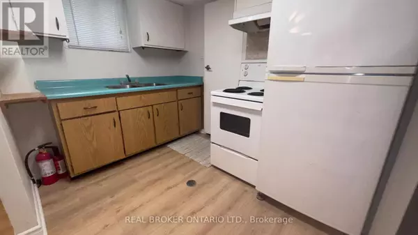 Toronto (birchcliffe-cliffside), ON M1N3T1,75 Vanbrugh AVE #LOWER