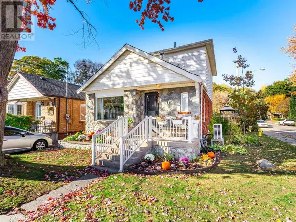 Toronto (birchcliffe-cliffside), ON M1N2C5,78 HOLLIS AVENUE