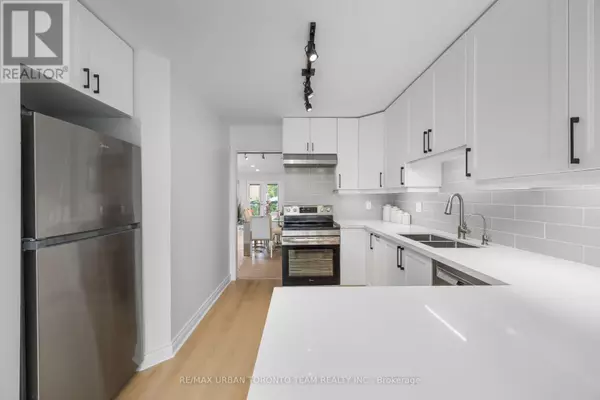 Toronto (woodbine Corridor), ON M4L1K1,50 ASHLAND AVENUE