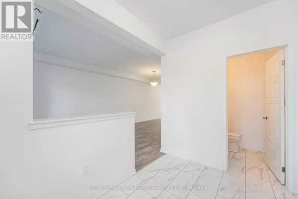 Oshawa (samac), ON L1H7K5,801 CONLIN ROAD E