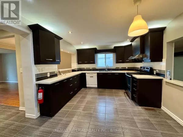 Toronto (wexford-maryvale), ON M1R2W6,30 Ivordale CRES #Main