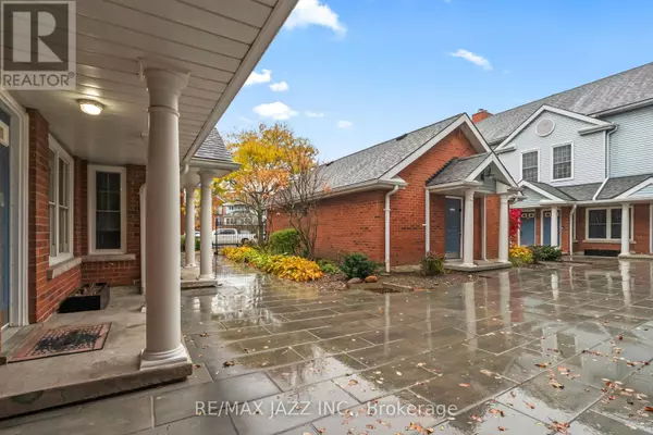 Clarington (courtice), ON L1E1S8,1667 Nash RD #F15