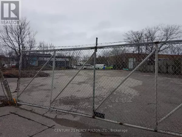 Toronto (clairlea-birchmount), ON M1L3X8,373A DANFORTH ROAD