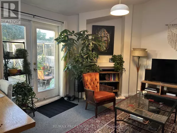 Toronto (north Riverdale), ON M4K1H6,41 Albermarle AVE #4