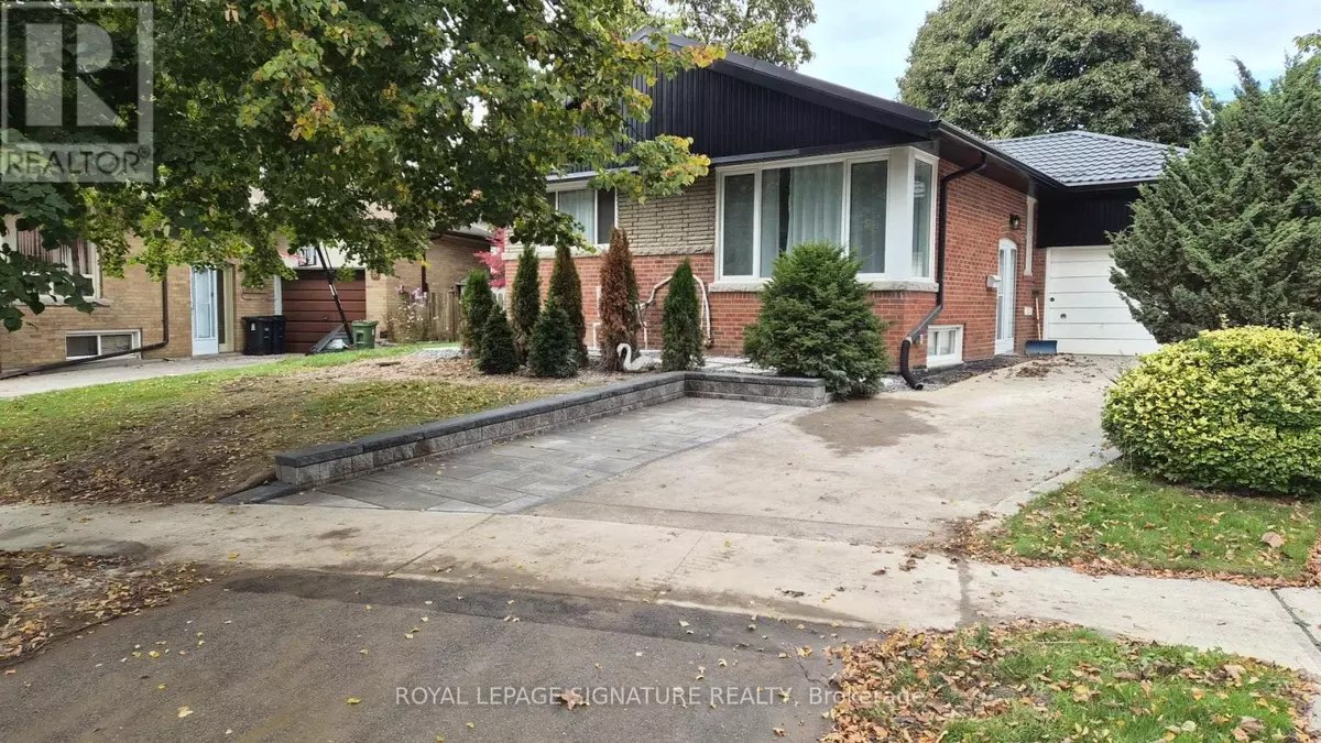 Toronto (woburn), ON M1H1C2,10 Vesper CT #Main
