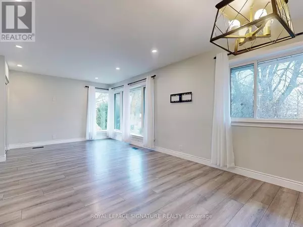 Toronto (woburn), ON M1H1C2,10 Vesper CT #Main