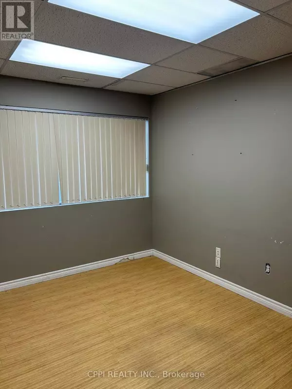 Oshawa (eastdale), ON L1H1G5,650 King ST East #208