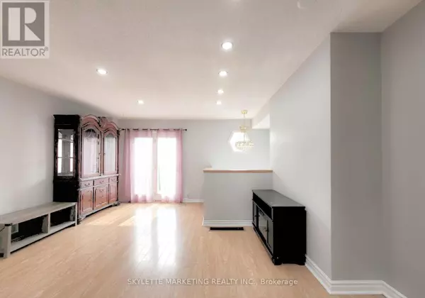 Toronto (agincourt South-malvern West), ON M1S1B8,6 Dowry ST #7