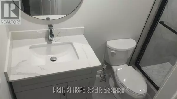 Toronto (highland Creek), ON M1C1C3,32 CONLINS RD E