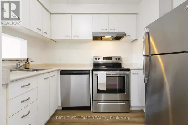 Ajax (south West), ON L1S7H7,195 Lake Driveway West #401