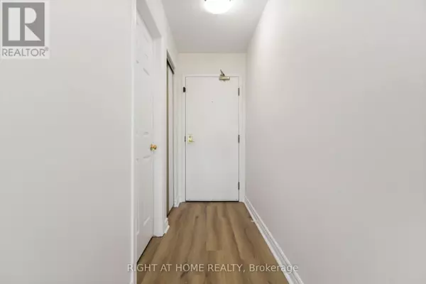 Ajax (south West), ON L1S7H7,195 Lake Driveway West #401